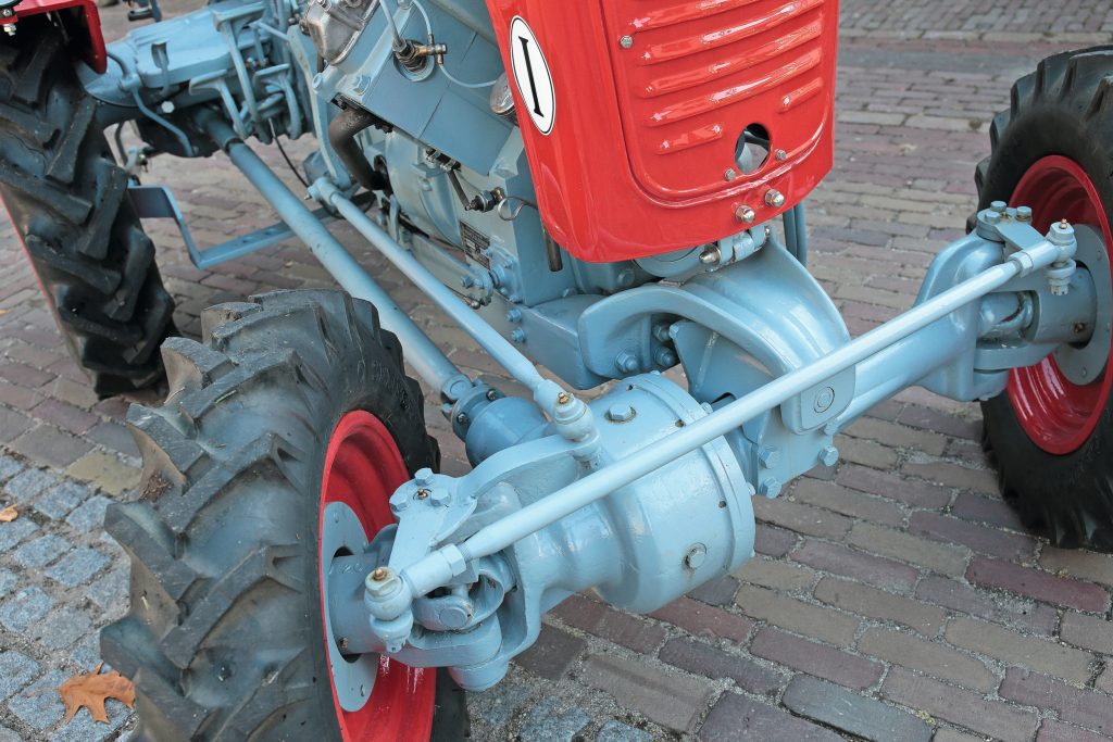 Het meest bijzondere van de Bauernfreund: een aangedreven vooras van eigen fabricaat van Lindner.