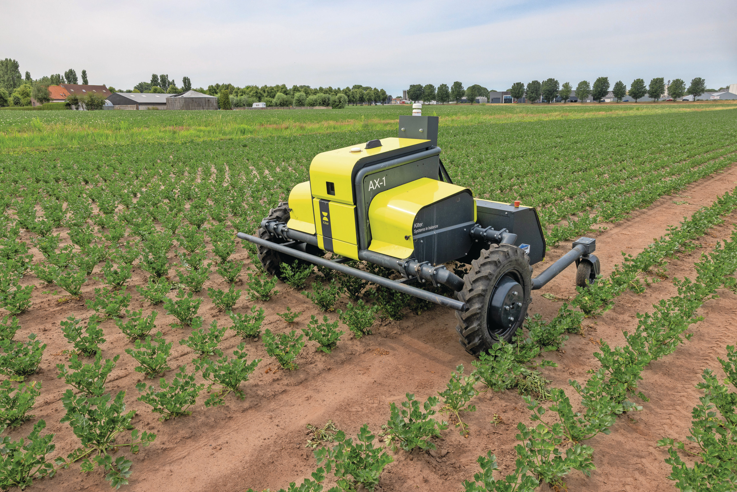 De Noorse startup Kilter gaat samenwerken met Kubota. Kilter gaat gebruikmaken van het distributiekanaal van Kubota om de autonome robotspotsprayer Kilter AX-1 te vermarkten. Foto: Peter Roek