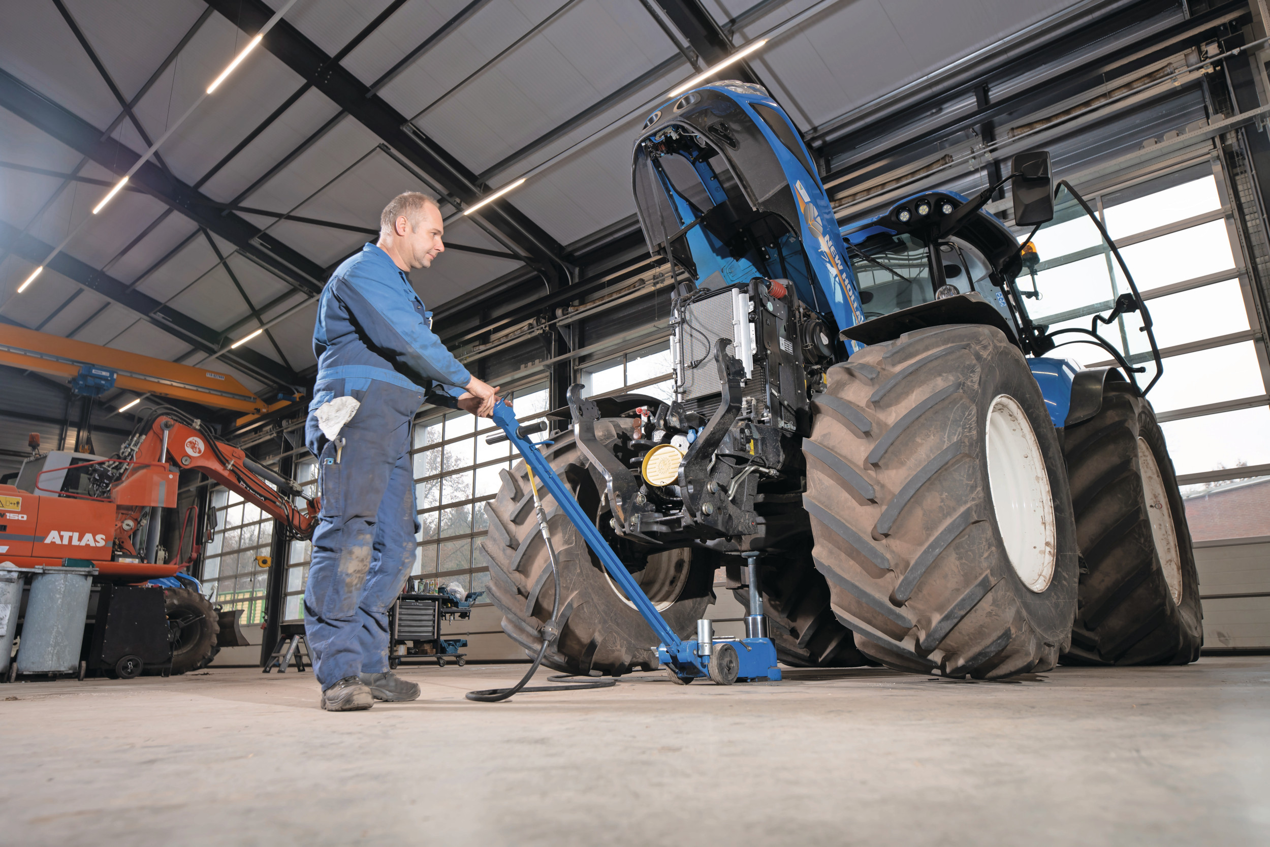 CNH kondigt op vakbeurs Agritechnica een wijziging van de dealerstrategie aan. Voortaan gaan dealers in Duitsland zowel Case IH- als New Holland-trekkers verkopen. Foto: Michel Velderman