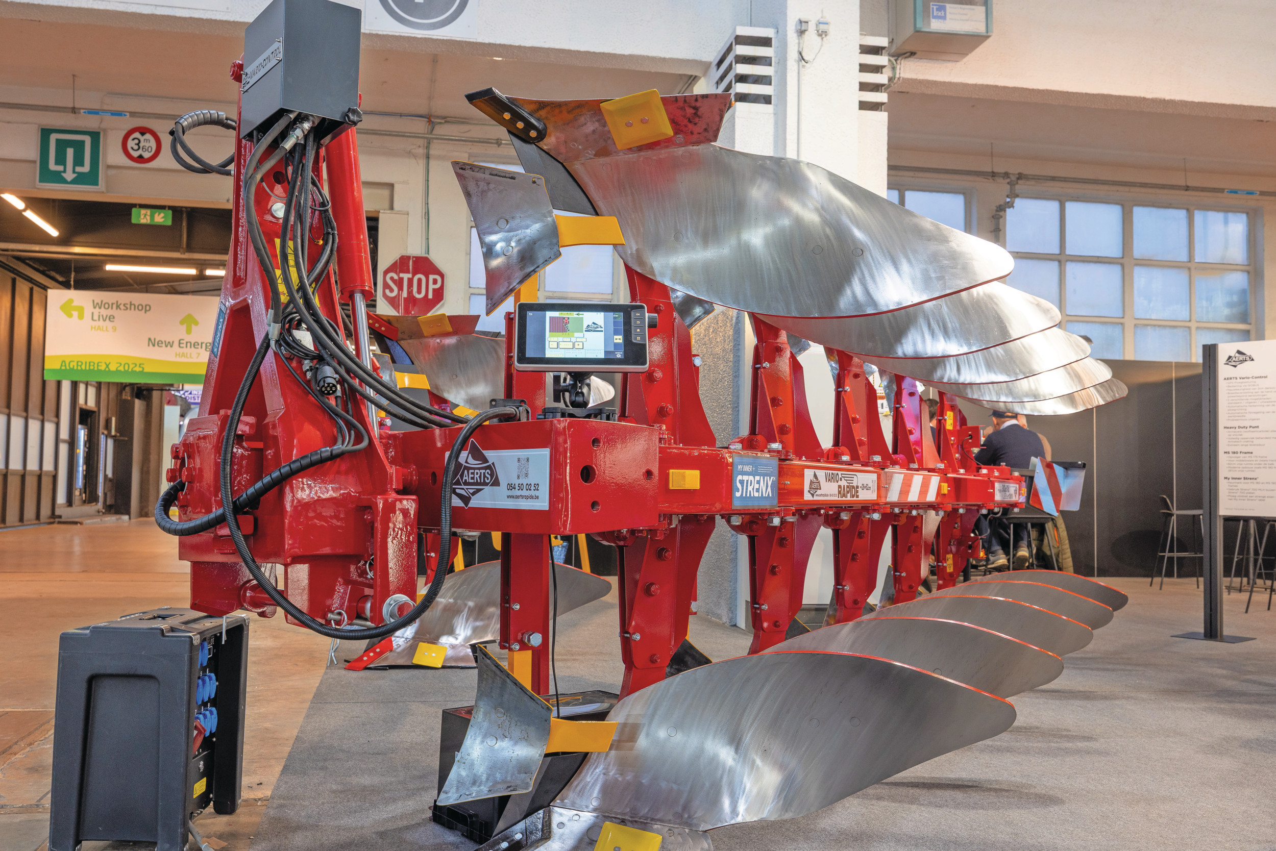 De vijfschaarploeg zoals getoond op vakbeurs Agribex staat bij Aerts in de prijslijst voor €36.600, exclusief het optionele Isobus. De meerprijs is nog niet bekendgemaakt. Foto's: Peter Roek