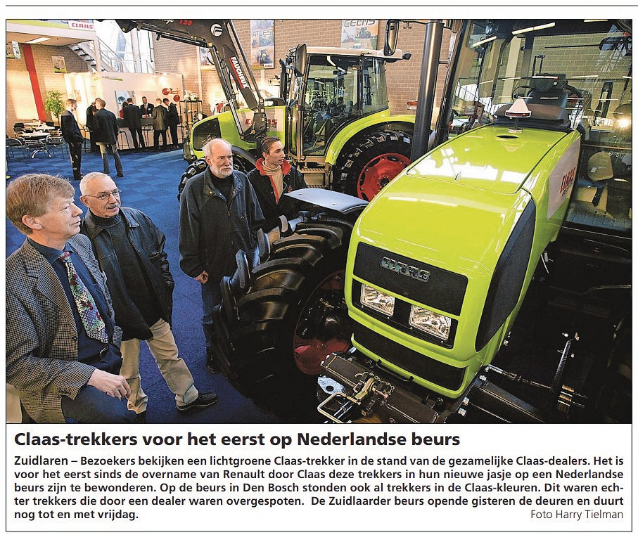 De landbouwbeurs in Zuidlaren in december 2003 was de eerste grote Nederlandse openbare gelegenheid waar echte Claas-groene trekkers te bewonderen waren. Foto: archief Agrarisch Dagblad