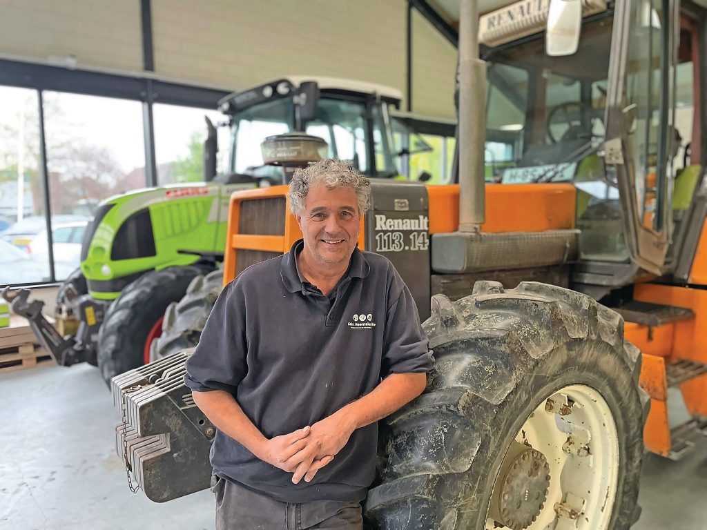Han van Hamburg runt met zijn vrouw Gebr. Heemskerk Mechanisatie in Nieuw-Vennep (N.H.) dat sinds 1960 Renault verkoopt. Hij nam het bedrijf destijds over van zijn schoonvader. Foto: Bas van Hattum