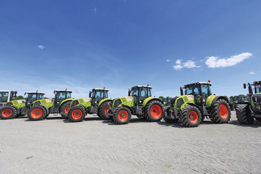 Een smet op het blazoen in de afgelopen 22 jaar was de te snelle introductie van de Axion-serie in 2006. De Axions van het eerste uur kenden veel motorproblemen en bezorgden menige Claas-dealer buikpijn. Foto: Matthijs Verhagen