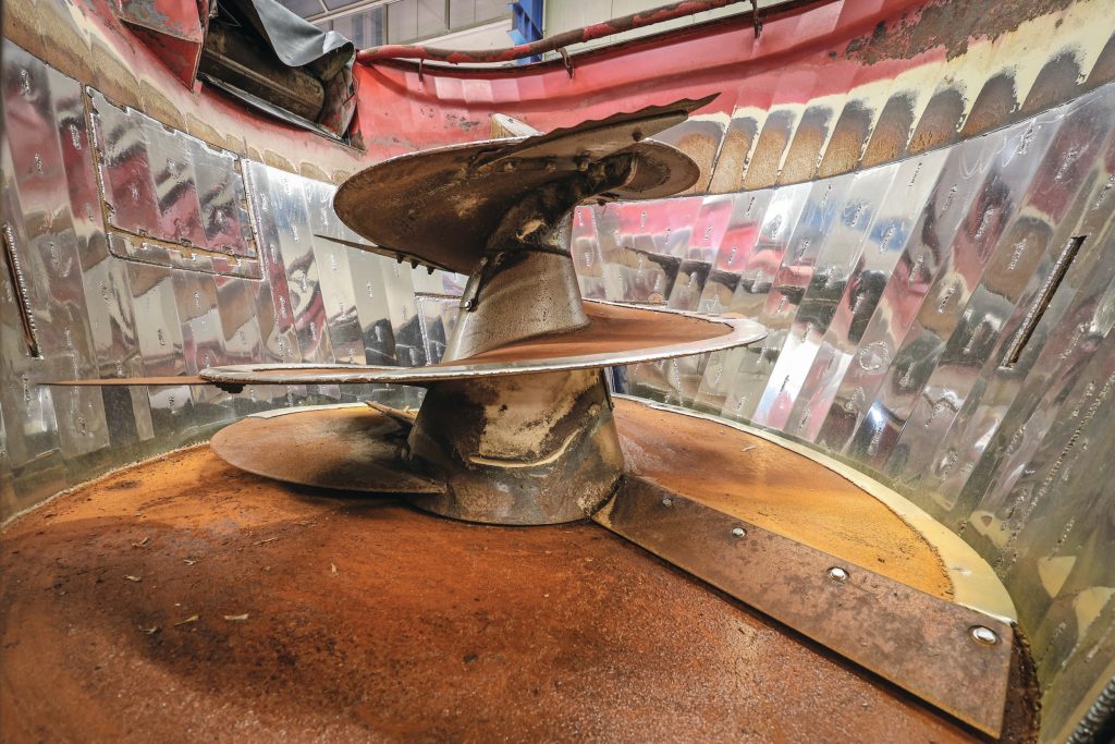 Vanwege de tijdwinst en efficiëntie is een zelfrijder de beste keuze voor een veehouder, stelt melkveehouder Markus Sumpelmann. Door gebruik van slijtvastere materialen dalen de onderhoudskosten per draaiuur de laatste jaren.