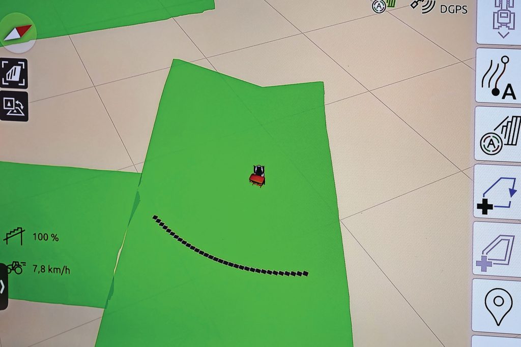 Door voor het eerst realtime te meten wáár de kunstmest precies landt, maakt Amazone niet alleen de afstelling maar ook het aansluiten op de kopakker nauwkeuriger.