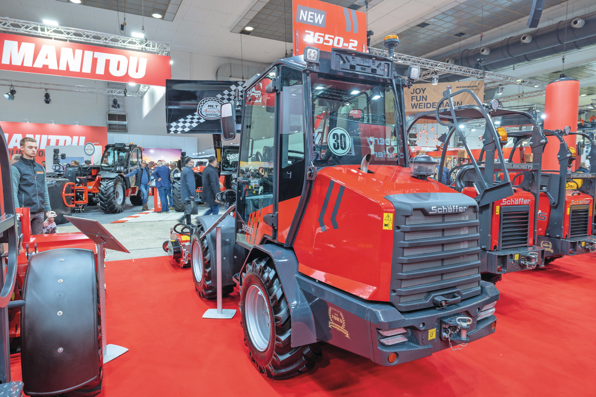 Eén van de shovelnoviteiten van Schäffer op de Agribex is deze 3650-2. De shovel is voorzien van een nieuwe cabine en motorkap. Dit zorgt volgens fabrikant Schäffer voor een modernere uitstraling. Foto's: Peter Roek
