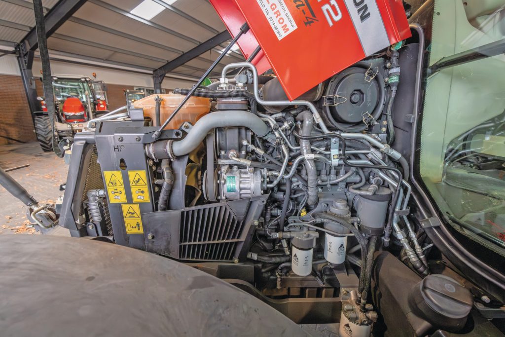 In de regel blijkt de 5600-serie betrouwbaar. Het meest bekende probleem is het kapotgaan van de waterpomp. Het is een lager op de pompas dat dan kapotgaat, met als gevolg dat koelwater naar buiten lekt.