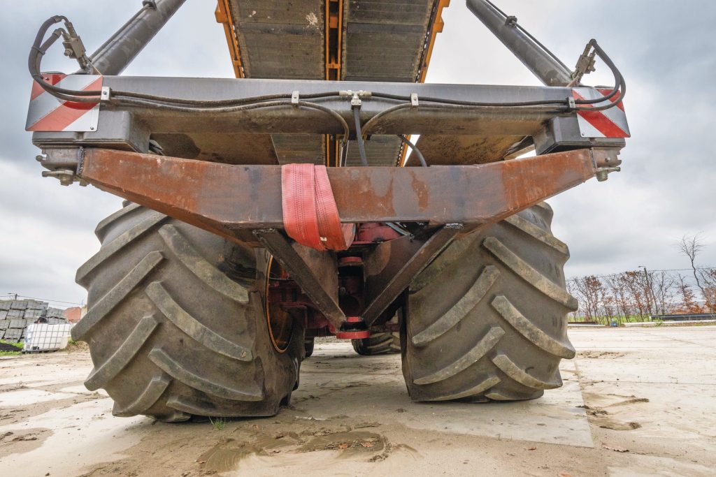 Het moeilijkste van de ombouw, aldus Wouter, was het bepalen hoeveel ruimte er over moest blijven voor de pendelweg van de as en voor de stuuruitslag van de wielen.