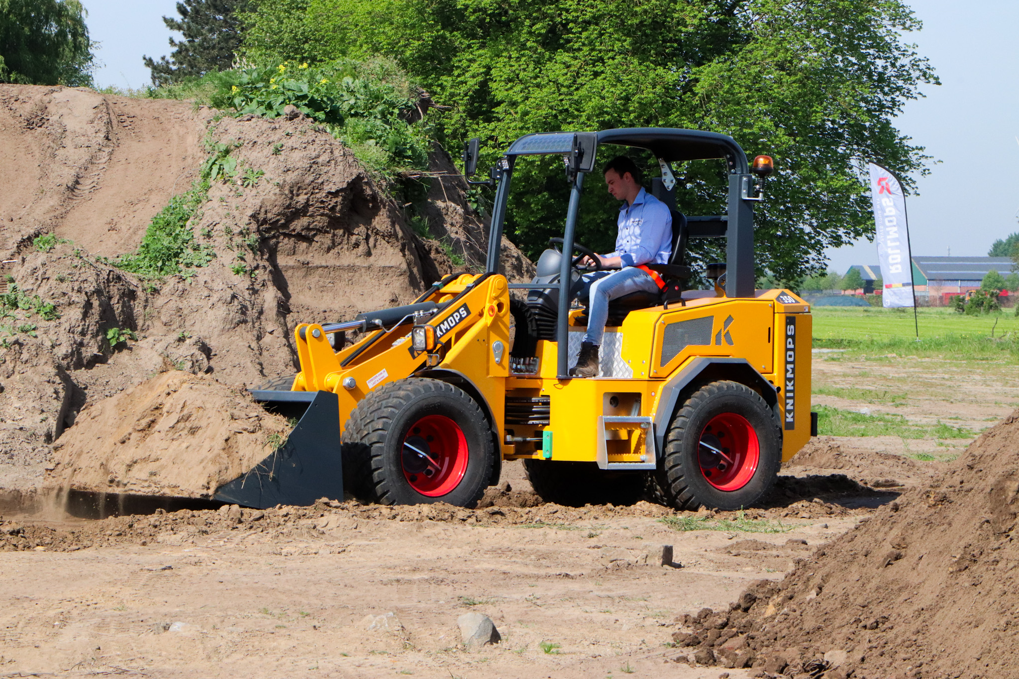 Gebroeders Geens, fabrikant van minishovels Rollmops en Knikmops, bouwt een nieuwe productiehal. Foto: Gebr. Geens.