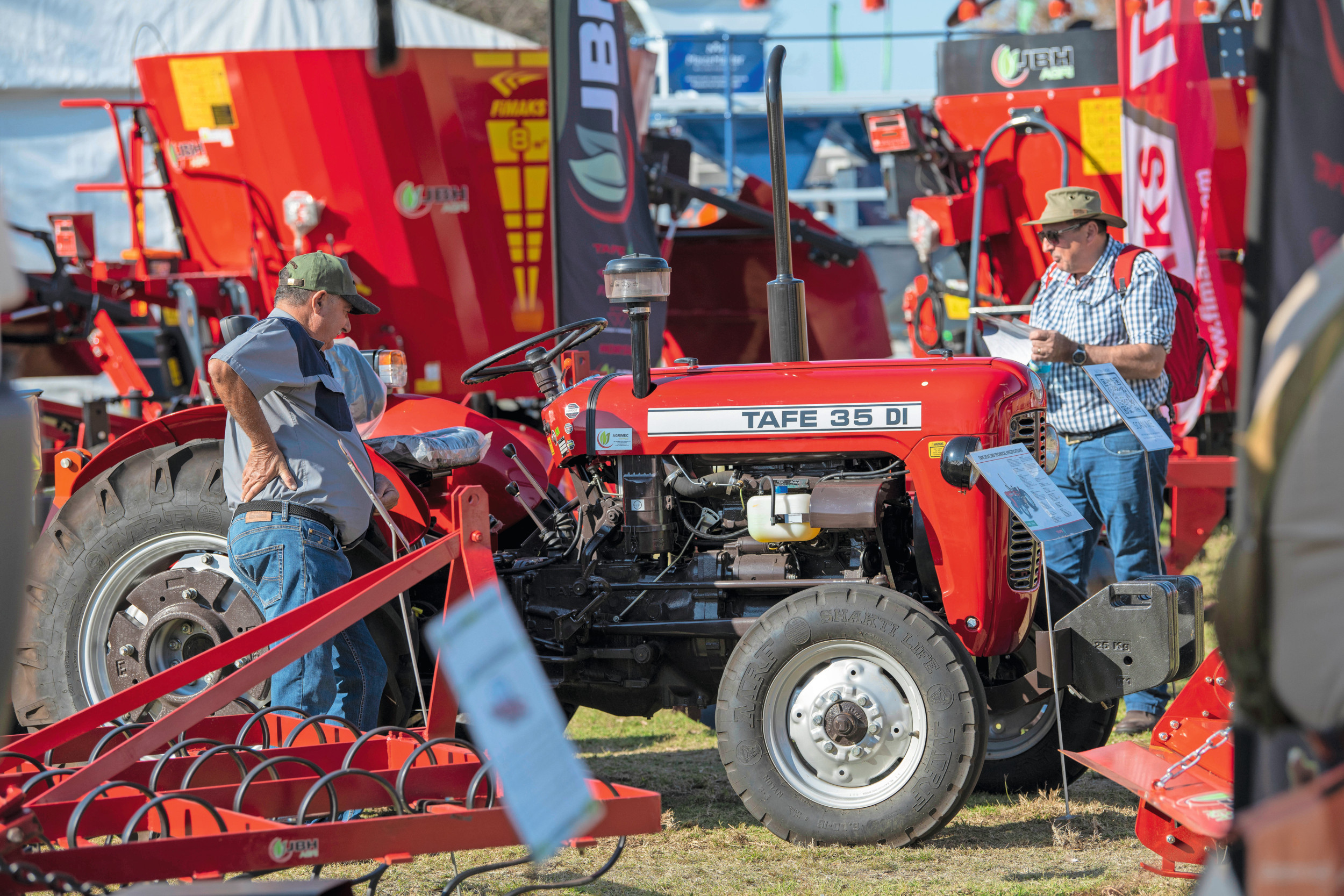 De Italiaanse brancheorganisatie FederUnacoma ziet een verschuiving in de afzetmarkten voor landbouwmachines. Traditionele markten als Europa en de Verenigde Staten krimpen, terwijl Afrika, Azië en Latijns-Amerika flink aan de weg timmeren. Foto: Mark Pasveer