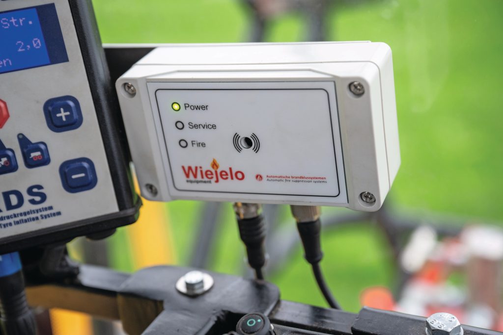 Je kunt meerdere veiligheidssystemen (laten) opbouwen om brand tegen te gaan. Een systeem als dit blokkeert een brandreactie. Een massaschakelaar behoort ook tot de opties. Foto: Michel Velderman