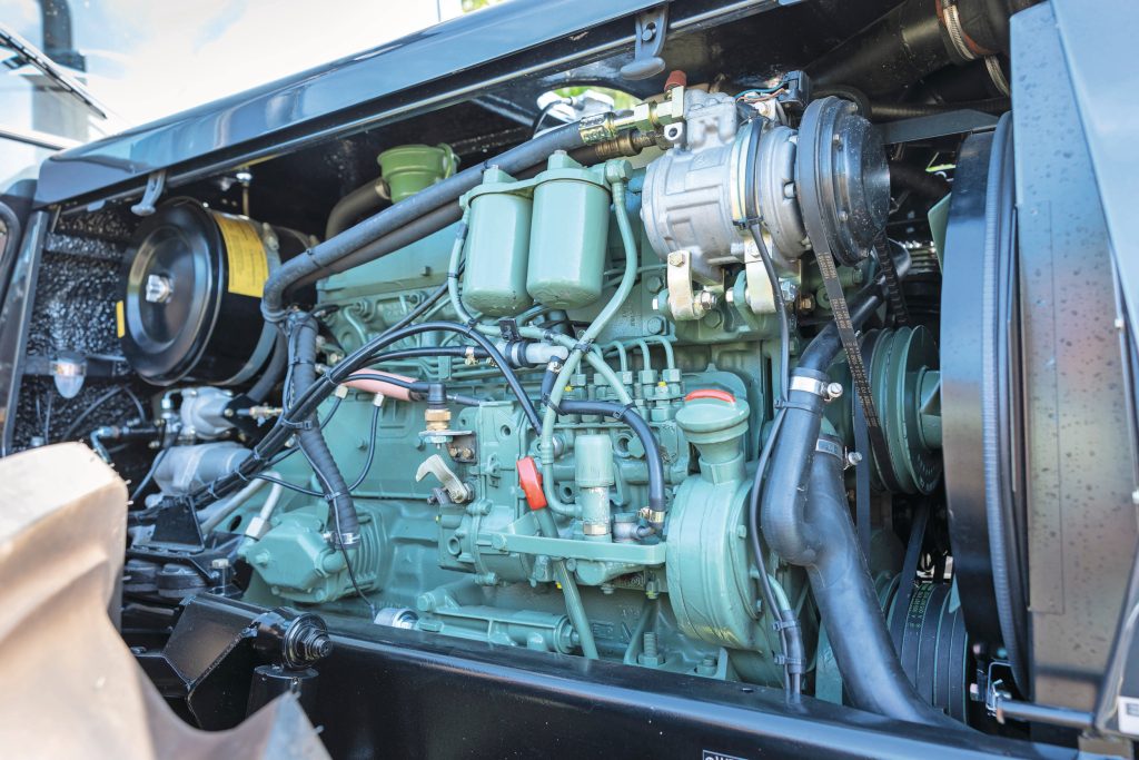 De OM 366 L-motor van de 1800 is gelijk aan de turbovarianten die gebouwd zijn vanaf de 1300, maar met het grote verschil dat de 1800 een intercooler heeft. Dat is fysiek te zien aan het bobbeltje voor op de neus. Het motortype wordt aangeduid met toevoeging van de letter L voor ‘Ladeluftkühlung’.