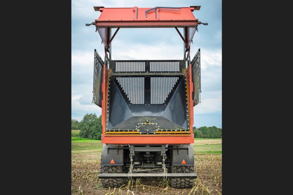 De schuifwand met groot zichtvenster is nieuw ontworpen. Voorheen was deze gekant in het rechte gedeelte. Nu is de schuifwand trechtervormig, hetgeen nog meer stabiliteit geeft. Foto: Farina Schildmann