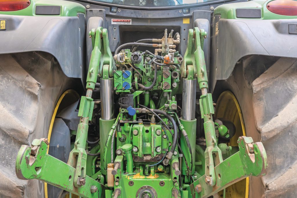 Over de hydrauliekpomp of -inrichting worden praktisch geen storingen gemeld. De aansluitingen slijten wel op den duur. Soms is een O-ring vervangen voldoende, maar ook zijn nieuwe gemodificeerde aansluitingen leverbaar.