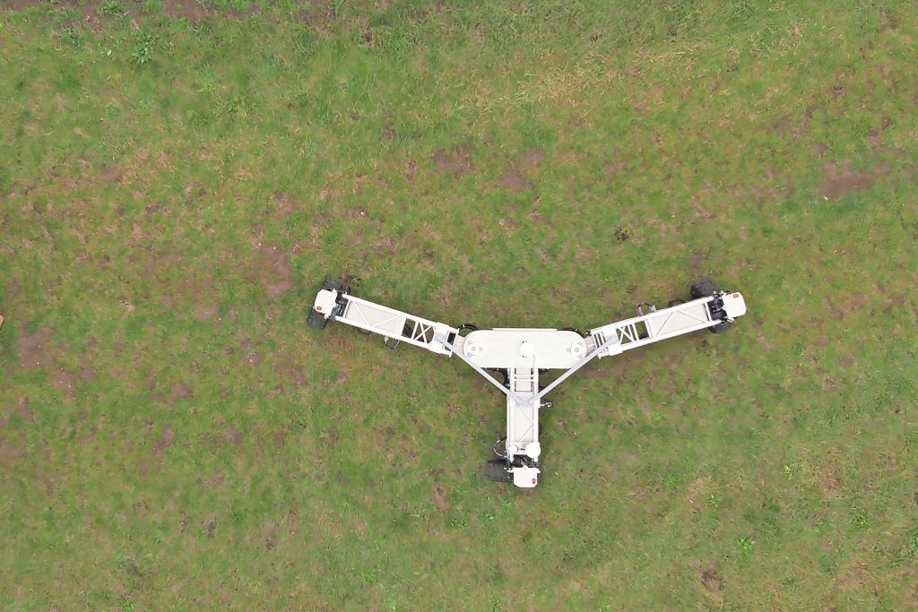 Met een gewicht van circa 500 kg combineert de robot een lichte constructie met een lage bodemdruk.